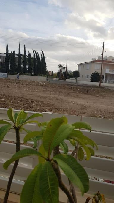 Isabella Court Townhouse Near Venus Beach And Lidl Paphos Exterior foto